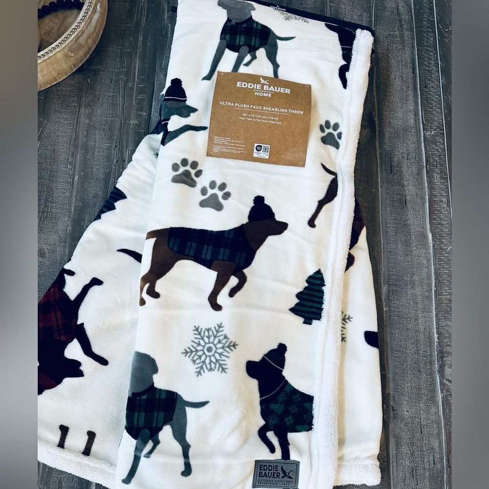 Eddie Bauer Christmas Holiday Dog Print Ultra Plush Faux Shearling Throw Blanket
